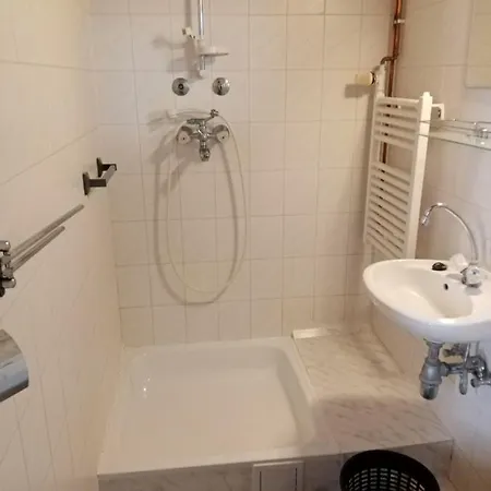 Parti Setany Vendeghaz Πανσιόν Balatonkenese